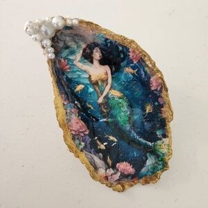 Handmade Mermaid Decorative Oyster Shell Dish with Pearls